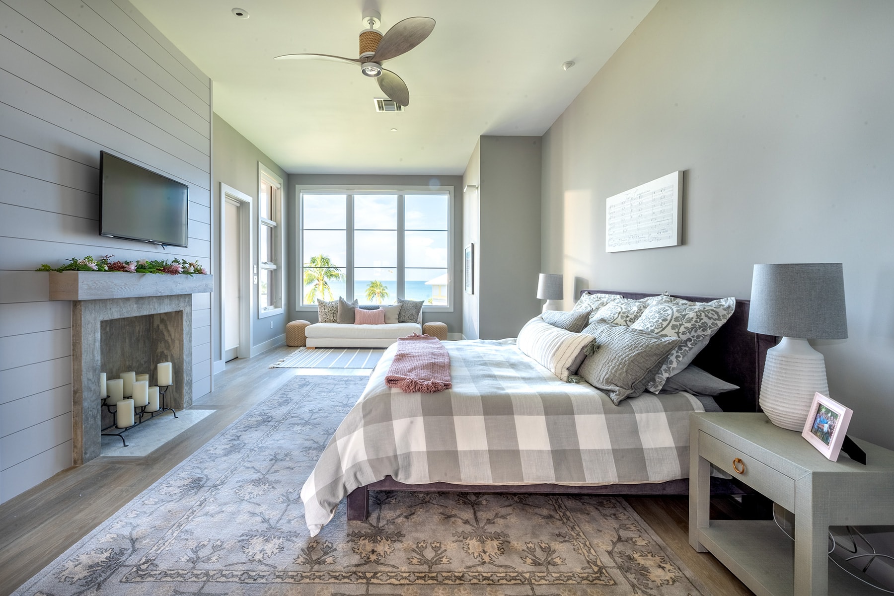 beach home bedroom interior design